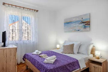 Vir 3-Bedroom Apartment for Up to 6 Guests