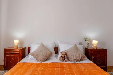 Vir 3-Bedroom Apartment for Up to 6 Guests