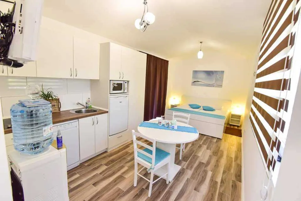 Vir Studio Apartment for 2–3 Guests with Balcony