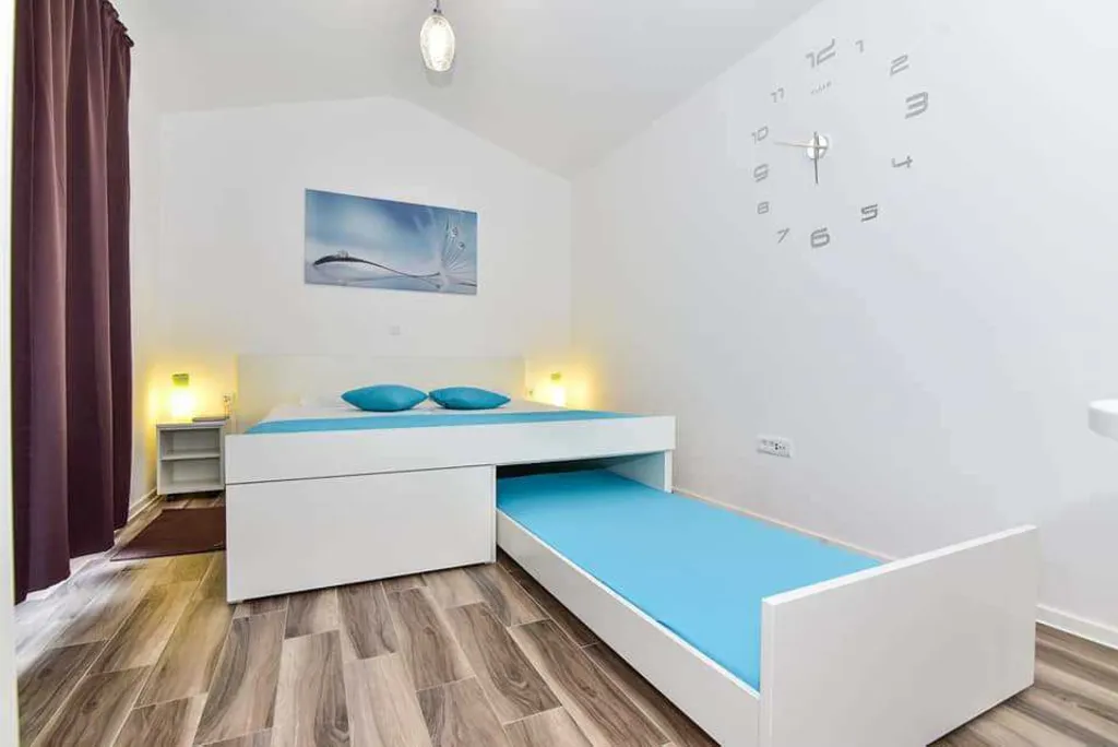 Vir Studio Apartment for 2–3 Guests with Balcony