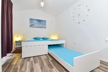 Vir Studio Apartment for 2–3 Guests with Balcony