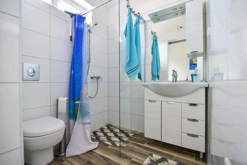 Vir Studio Apartment for 2–3 Guests with Balcony