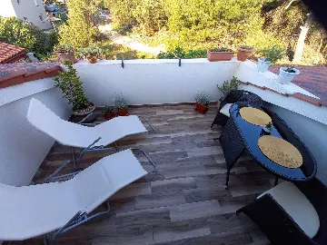 Vir Studio Apartment for 2–3 Guests with Balcony