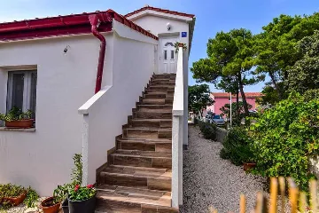 Vir Studio Apartment for 2–3 Guests with Balcony