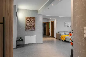 3-Bedroom Apartment for 6 Guests in Vir