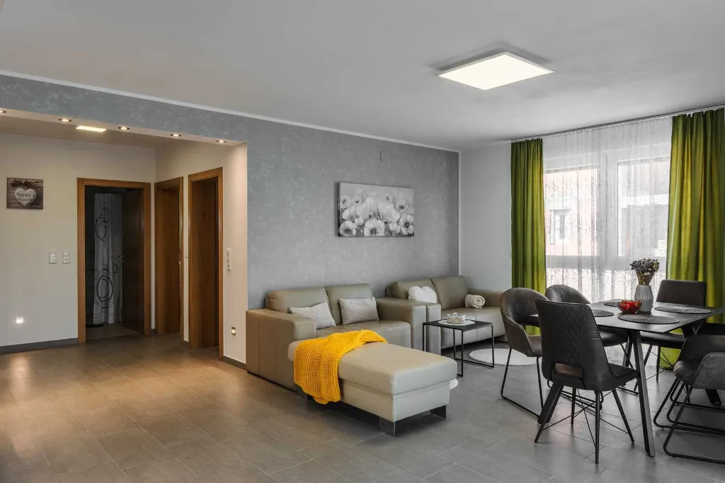 3-Bedroom Apartment for 6 Guests in Vir