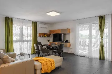 3-Bedroom Apartment for 6 Guests in Vir