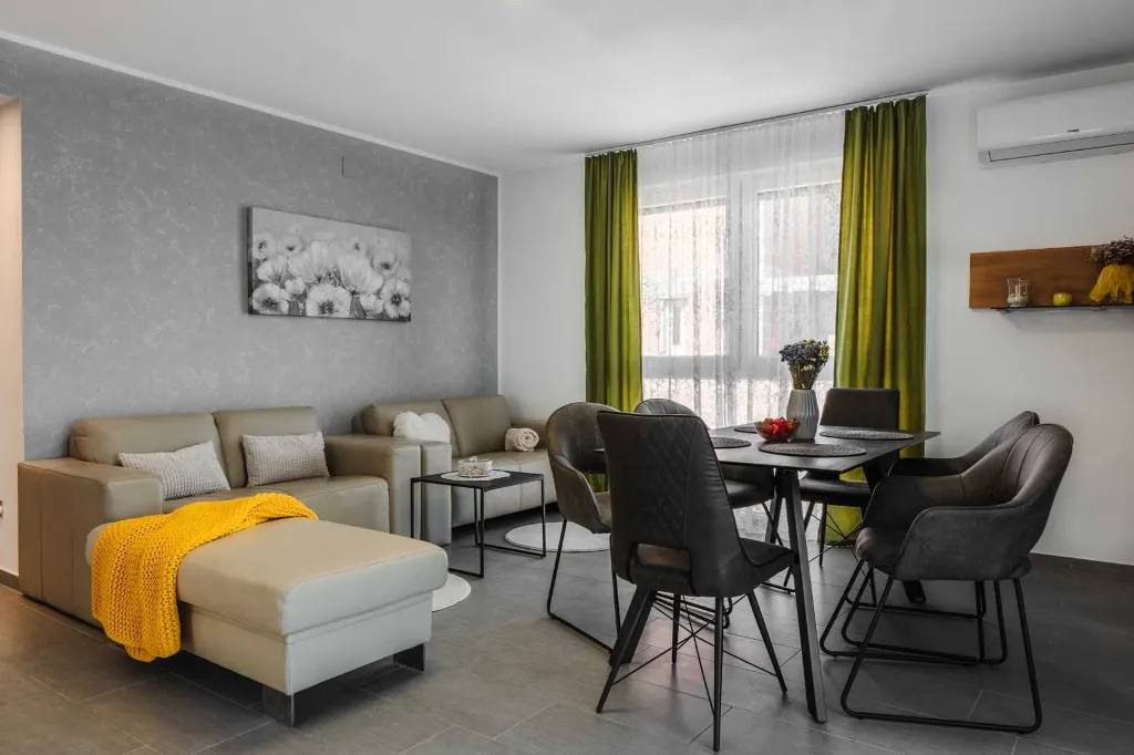 3-Bedroom Apartment for 6 Guests in Vir