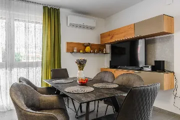 3-Bedroom Apartment for 6 Guests in Vir
