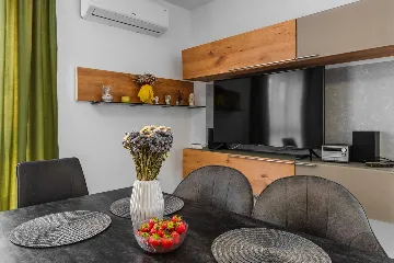 3-Bedroom Apartment for 6 Guests in Vir