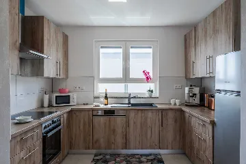 3-Bedroom Apartment for 6 Guests in Vir