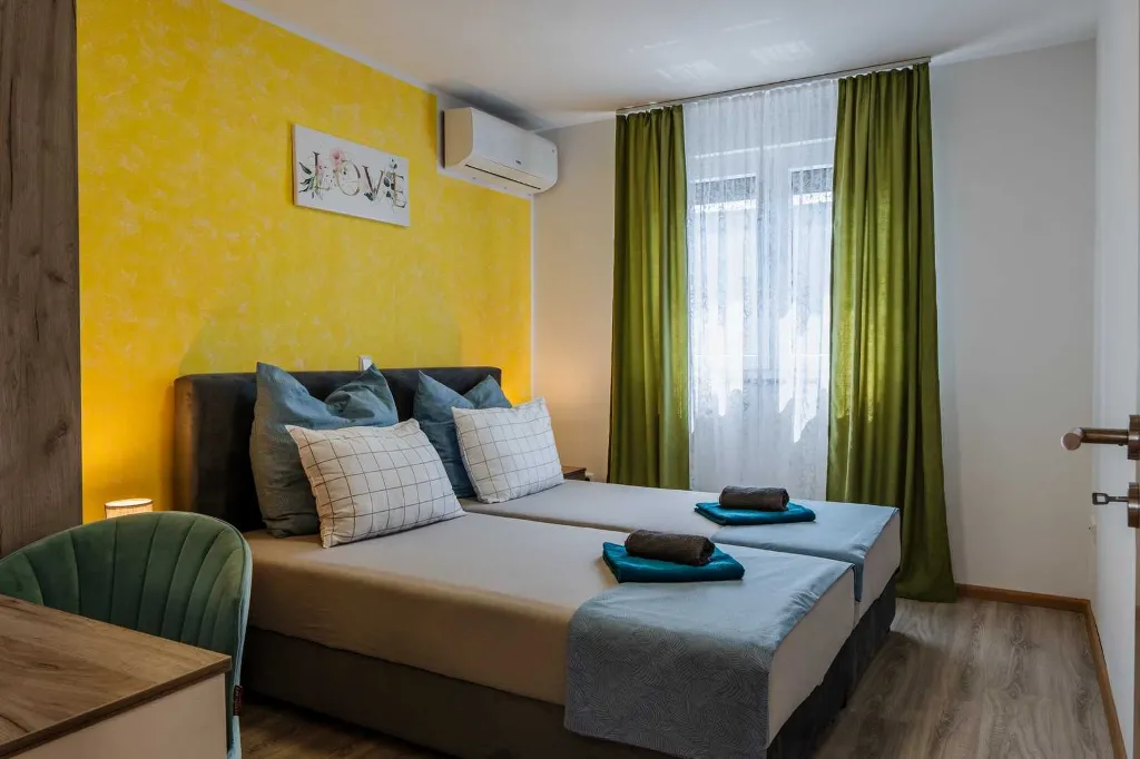 3-Bedroom Apartment for 6 Guests in Vir