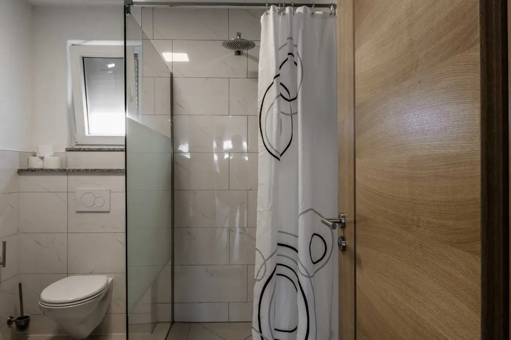 3-Bedroom Apartment for 6 Guests in Vir