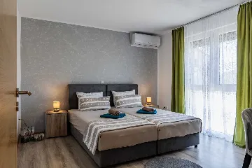 3-Bedroom Apartment for 6 Guests in Vir