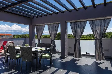 3-Bedroom Apartment for 6 Guests in Vir