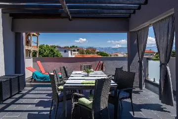 3-Bedroom Apartment for 6 Guests in Vir