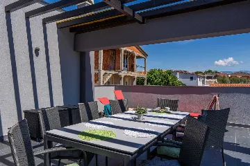 3-Bedroom Apartment for 6 Guests in Vir