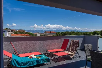 3-Bedroom Apartment for 6 Guests in Vir