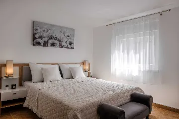 2-Bedroom Apartment in Vir with Balcony for 4