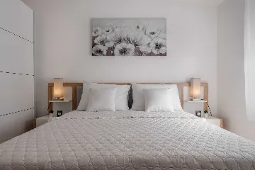 2-Bedroom Apartment in Vir with Balcony for 4