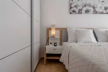 2-Bedroom Apartment in Vir with Balcony for 4