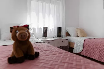 2-Bedroom Apartment in Vir with Balcony for 4