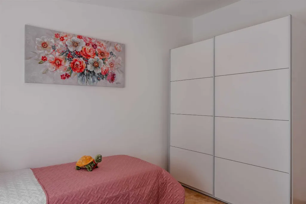 2-Bedroom Apartment in Vir with Balcony for 4