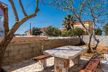 2-Bedroom Apartment in Vir with Balcony for 4