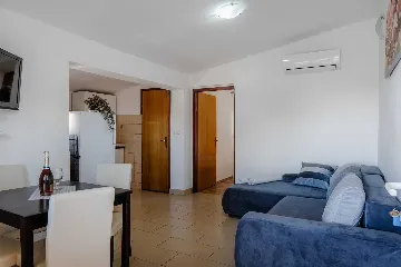 Vir Apartment for 2-4 Guests with Balcony