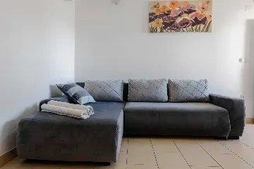 Vir Apartment for 2-4 Guests with Balcony