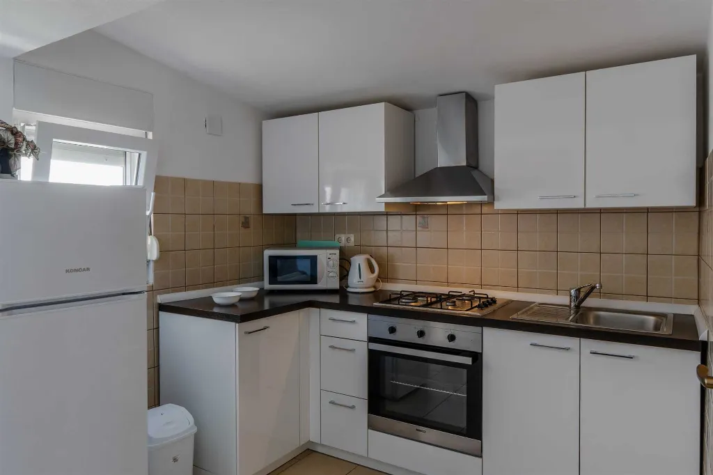 Vir Apartment for 2-4 Guests with Balcony