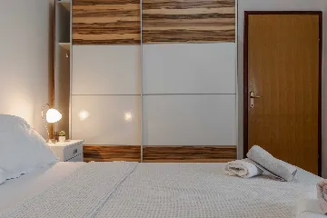 Vir Apartment for 2-4 Guests with Balcony