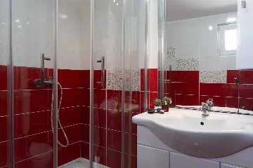 Vir Apartment for 2-4 Guests with Balcony