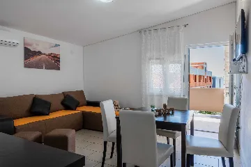 Vir 1-Bedroom Apartment for Up to 4 Guests