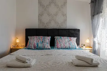 Vir 1-Bedroom Apartment for Up to 4 Guests