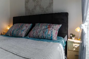 Vir 1-Bedroom Apartment for Up to 4 Guests