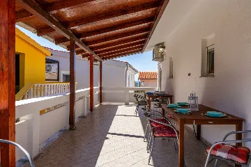Apartment in Vir for 4 with Balcony