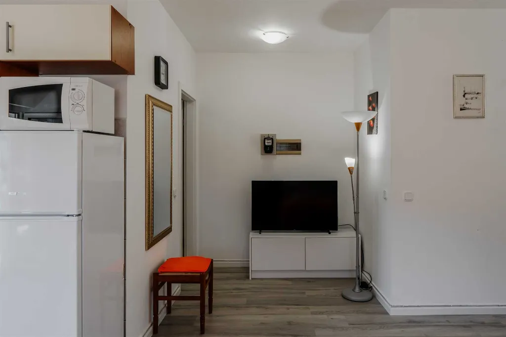 Apartment in Vir for 4 with Balcony