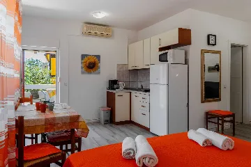 Apartment in Vir for 4 with Balcony