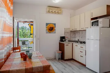 Apartment in Vir for 4 with Balcony