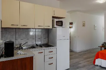 Apartment in Vir for 4 with Balcony