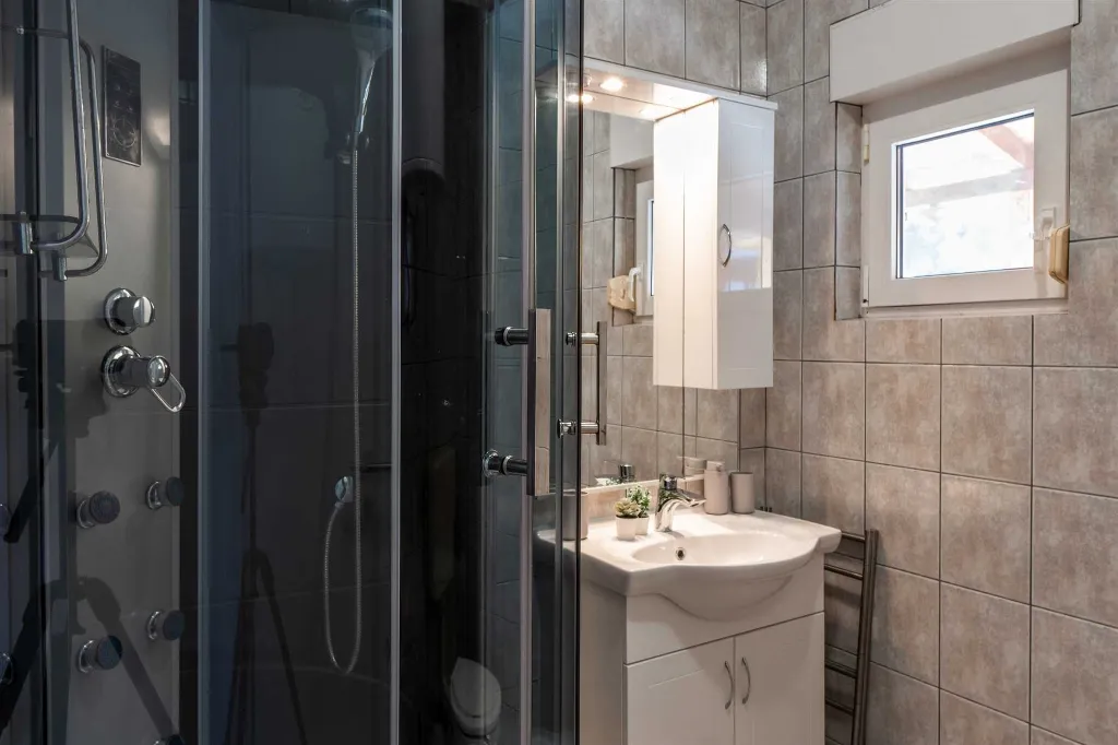 Apartment in Vir for 4 with Balcony