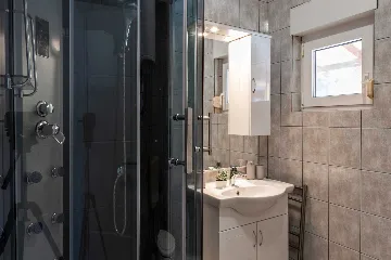 Apartment in Vir for 4 with Balcony