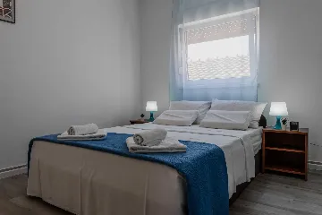 Apartment in Vir for 4 Guests with Balcony