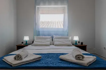 Apartment in Vir for 4 Guests with Balcony