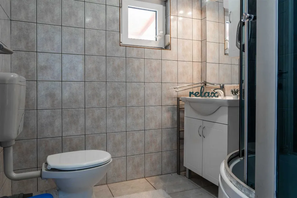 Apartment in Vir for 4 Guests with Balcony