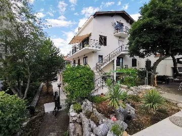 Ground-Floor 2-Bedroom Apartment in Kraljevica