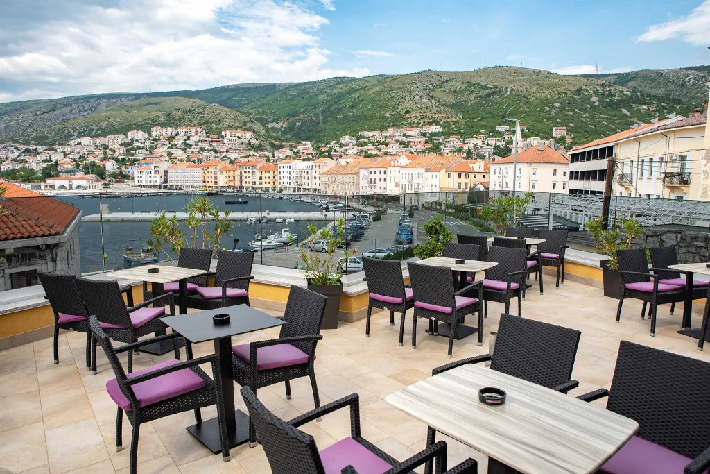 Sea-View Room for 2 in Senj