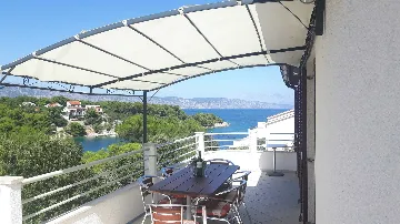 2-Bedroom Apartment with Sea View in Vrboska