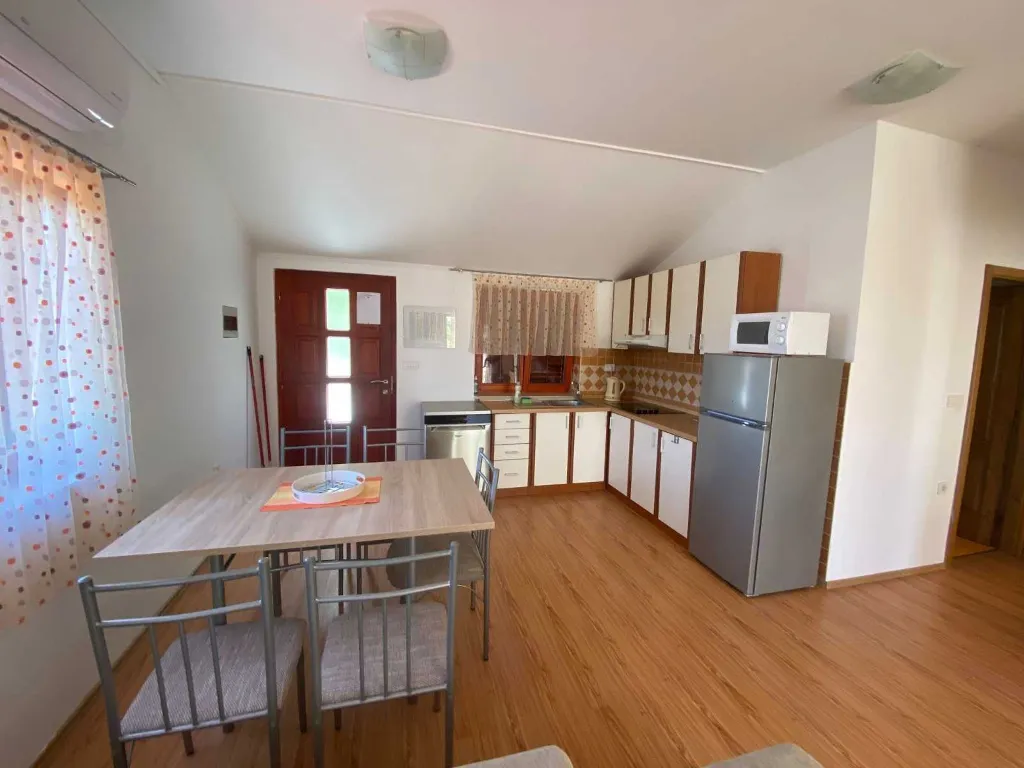 2-Bedroom Apartment with Sea View in Vrboska
